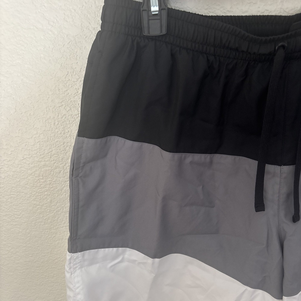 Nike Shorts Mens Medium Black Club Woven NSW Sportswear Stripe CJ4486-010 - Picture 3 of 15